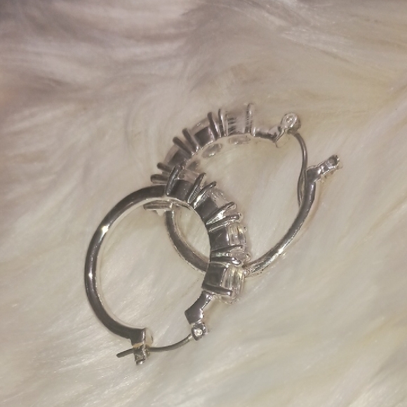 Elegant Silver Hoop Earrings - Picture 7 of 7